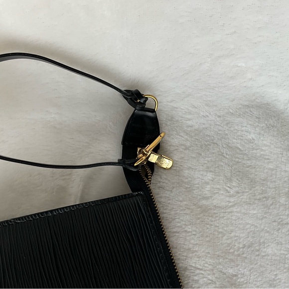 Louis Vuitton Black Epi Pochette Accessories - Picture 10 of 16